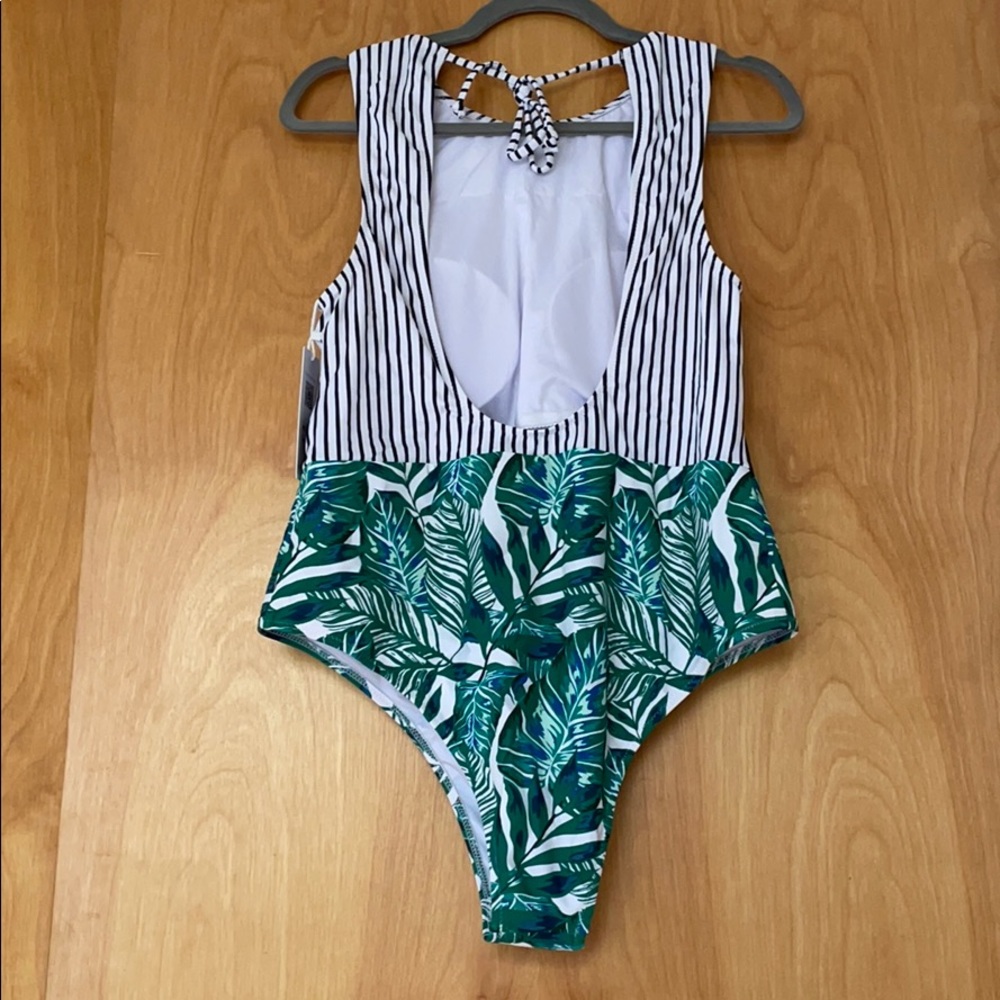 Swimsuit - Picture 2 of 3